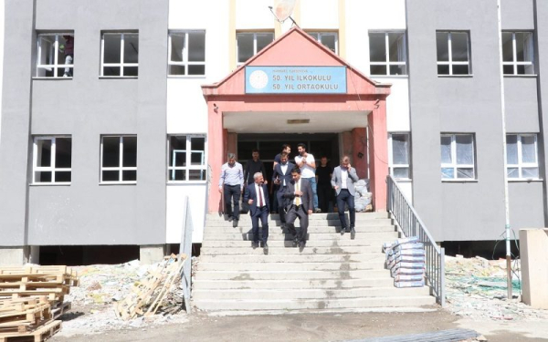 Hakkari&#039;deki Eğitim Kurumlarının Yenilenmesi Çalışmalarımız Sürüyor.